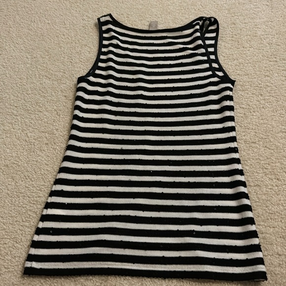 ✨EUC✨ Banana Republic Tank with sparkly sequences - Picture 4 of 4